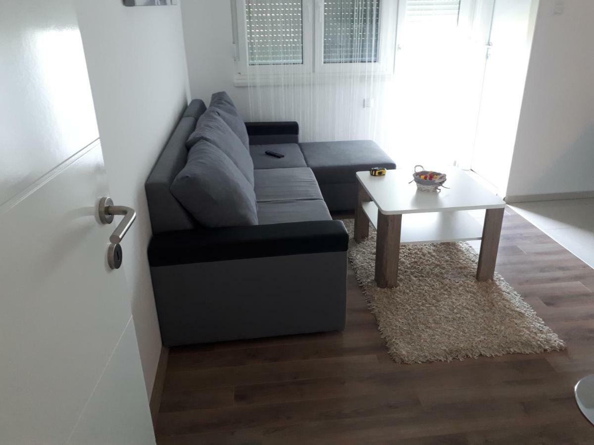 Apartman Skribulja ジュパニャ エクステリア 写真